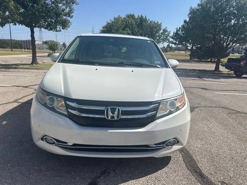 Used 2015 Honda Odyssey Touring Elite image 2