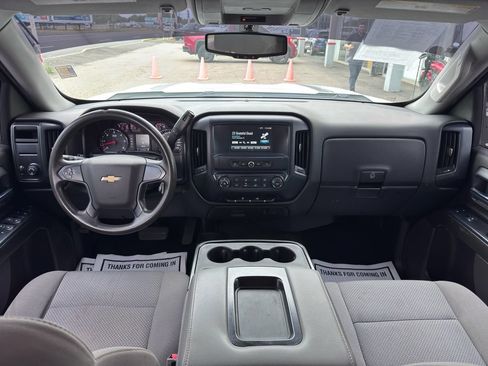 Used 2018 Chevrolet Silverado 1500 Custom w/ Custom Value Package AWD/4WD image 31