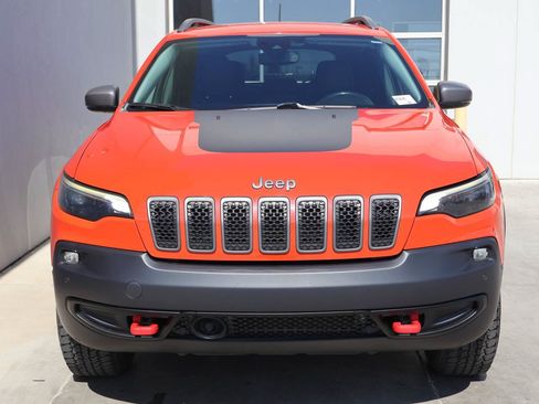 Used 2021 Jeep Cherokee Trailhawk w/ Technology Group AWD/4WD image 5