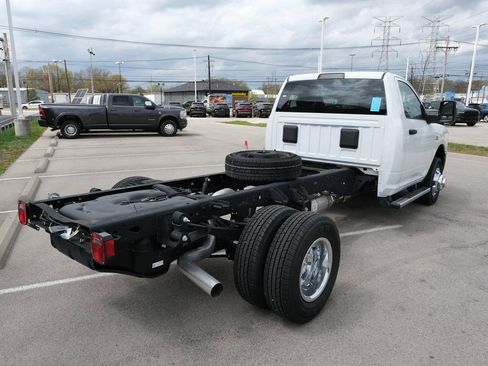 New 2024 RAM 3500 Tradesman AWD/4WD image 4