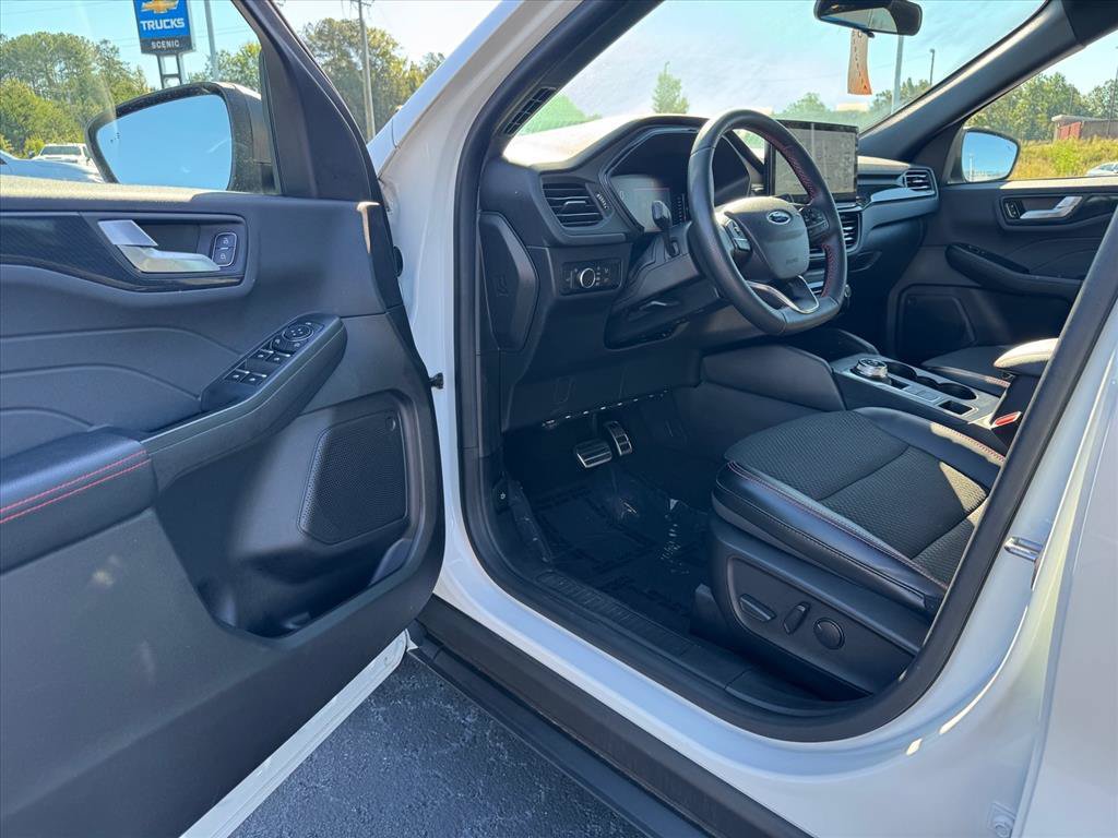 Used 2024 Ford Escape ST-Line w/ Tech Pack #1 FWD image 14