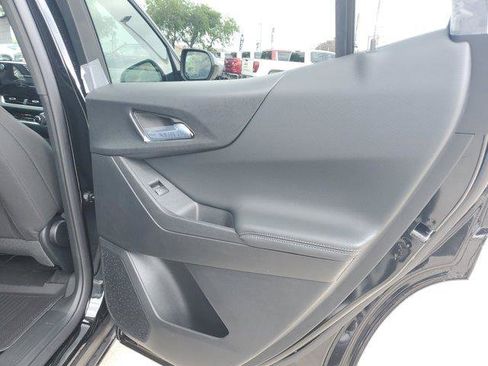 New 2026 Chevrolet Equinox LT w/ Safety and Technology Package FWD image 11