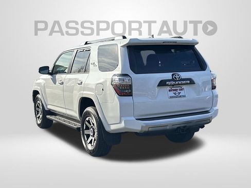 Used 2024 Toyota 4Runner TRD Off-Road Premium image 2