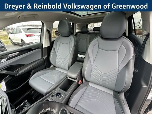 New 2026 Volkswagen Tiguan SE image 24