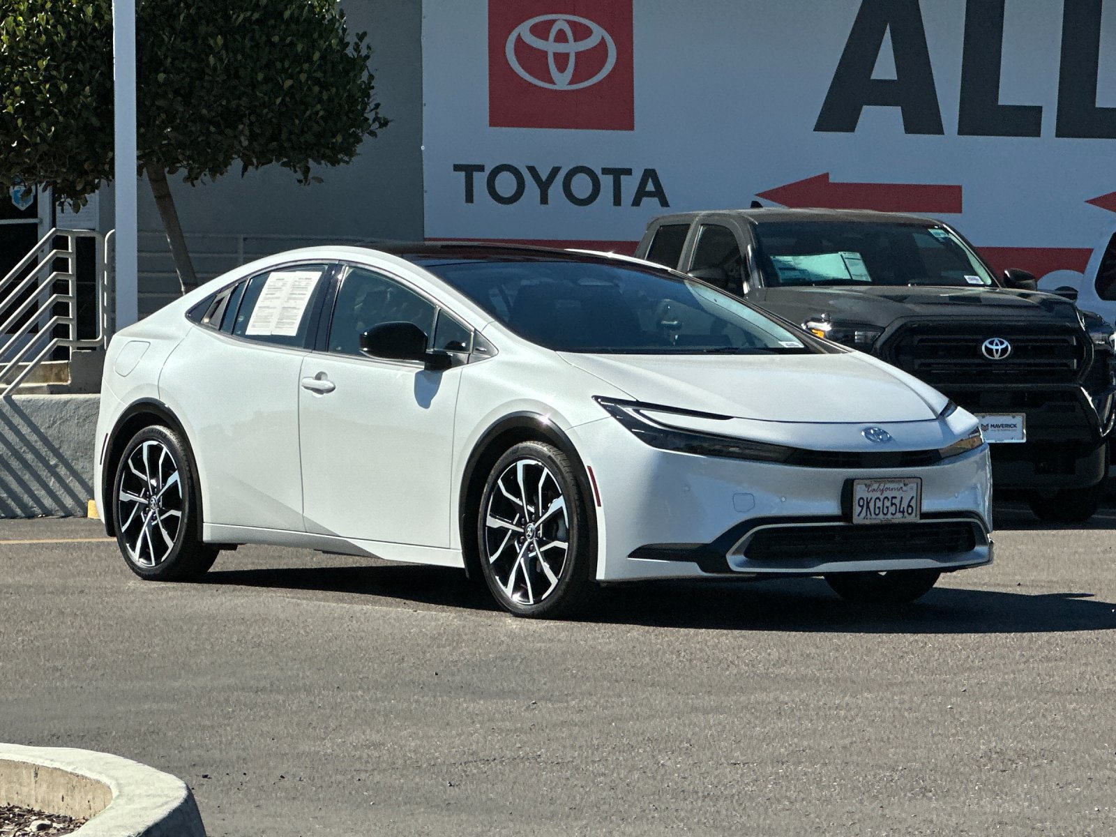 Used 2024 Toyota Prius Prime FWD image 8