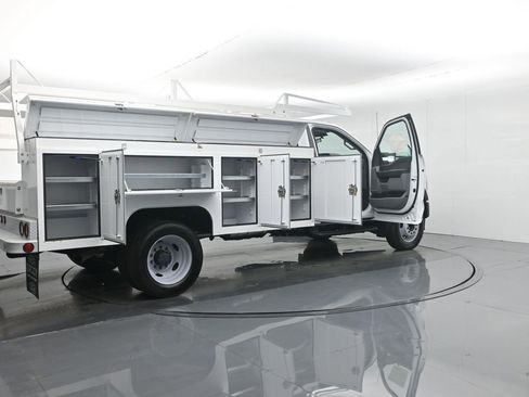 New 2025 Ford F450 XL w/ XL Chrome Package image 5