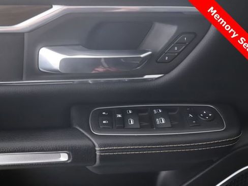 Used 2022 RAM 1500 Laramie AWD/4WD image 19