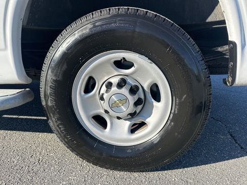 Used 2024 Chevrolet Express 2500 w/ Driver Convenience Package image 24
