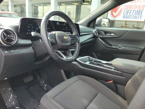 Used 2025 Chevrolet Equinox LT FWD image 19