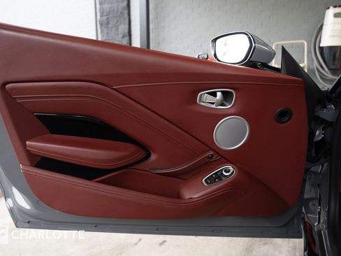 Used 2020 Aston Martin V8 Vantage Coupe image 17