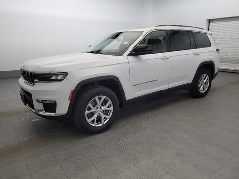Used 2022 Jeep Grand Cherokee L Limited AWD/4WD image 2