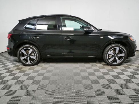 Used 2023 Audi Q5 2.0T Premium Plus w/ Premium Plus Package AWD/4WD image 2