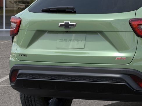 New 2024 Chevrolet Trax RS w/ Sunroof Package image 15