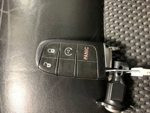 Used 2017 Dodge Journey Crossroad w/ Popular Equipment Group FWD image 15