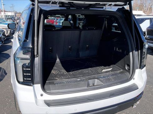 New 2026 Chevrolet Suburban RST w/ RST Capability Package image 5