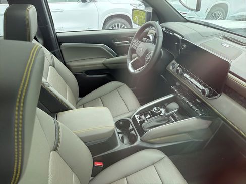 New 2026 Chevrolet Colorado ZR2 AWD/4WD image 11
