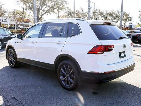 Used 2024 Volkswagen Tiguan SE w/ Panoramic Sunroof Package FWD image 10
