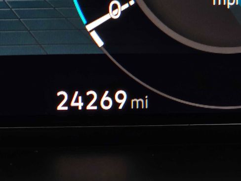 Used 2025 Volkswagen Atlas Cross Sport SE image 32