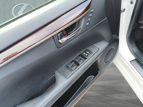 Used 2015 Lexus ES 350 w/ Luxury Package FWD image 9