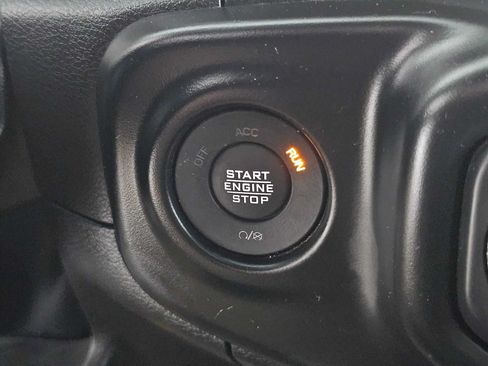 Used 2023 Jeep Wrangler Unlimited Sahara AWD/4WD image 30