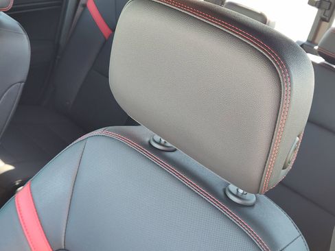 Used 2024 Chevrolet Colorado Z71 w/ Z71 Convenience Package 2 image 15