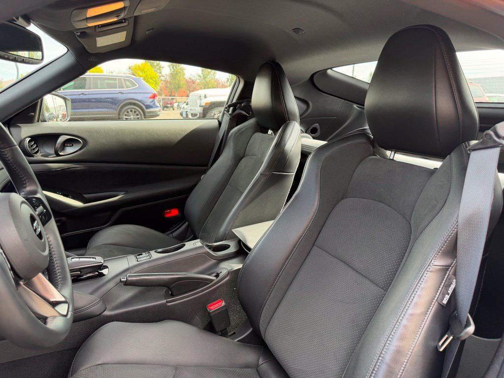 Used 2024 Nissan Z Performance w/ Floor Mat Package RWD image 15