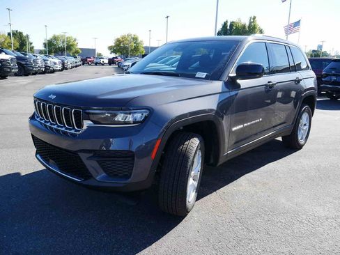 New 2025 Jeep Grand Cherokee Laredo X image 3