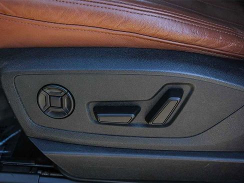 Used 2022 Audi e-tron Premium Plus w/ Premium Plus Package image 21