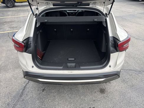 New 2026 Chevrolet Trax ACTIV w/ Sunroof Package FWD image 5