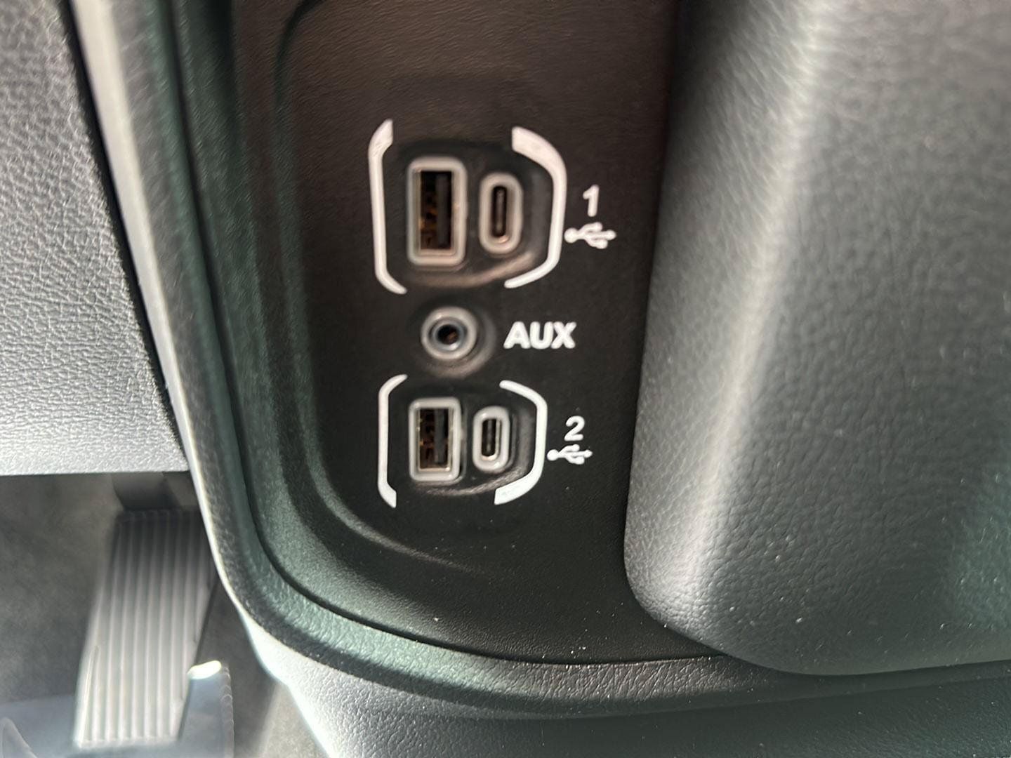 Used 2024 RAM 1500 Big Horn AWD/4WD image 23