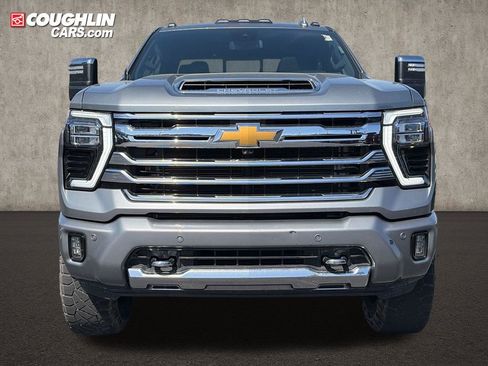 Used 2024 Chevrolet Silverado 3500 High Country AWD/4WD image 2