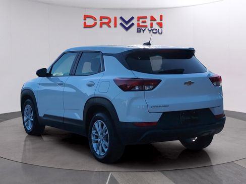 Used 2024 Chevrolet TrailBlazer LS image 3