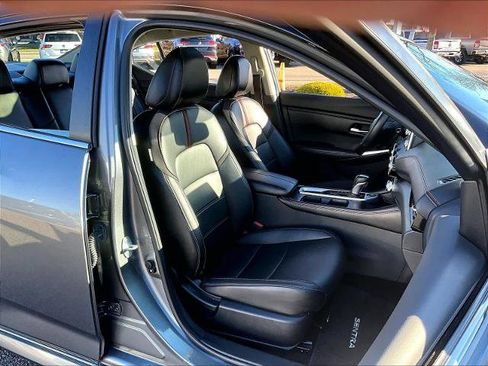 Certified 2021 Nissan Sentra SR w/ SR Premium Package image 11