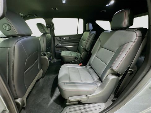 Used 2025 Chevrolet Traverse Z71 image 25