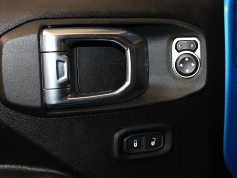 Used 2022 Jeep Wrangler Unlimited Rubicon image 12