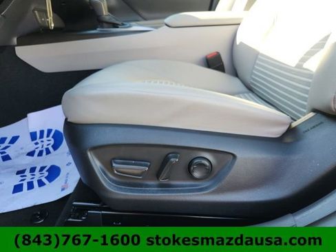 Used 2024 Toyota Camry SE FWD image 5
