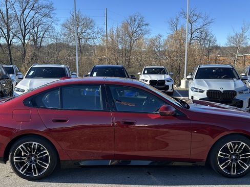 Used 2024 BMW 540i xDrive 540i xDrive w/ Premium Package image 11