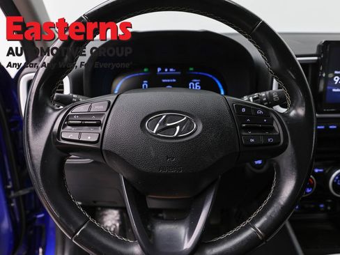 Used 2023 Hyundai Venue Limited w/ Cargo Package FWD image 10