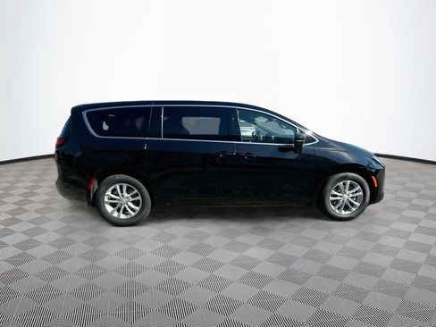 New 2027 Chrysler Pacifica Select FWD image 10
