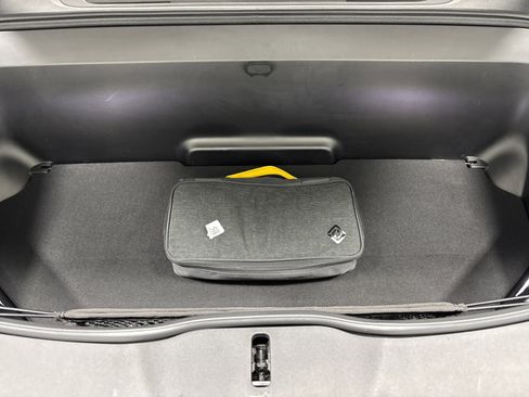 Used 2024 Rivian R1S Adventure AWD/4WD image 14
