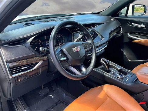 Used 2022 Cadillac XT4 Premium Luxury AWD/4WD image 17