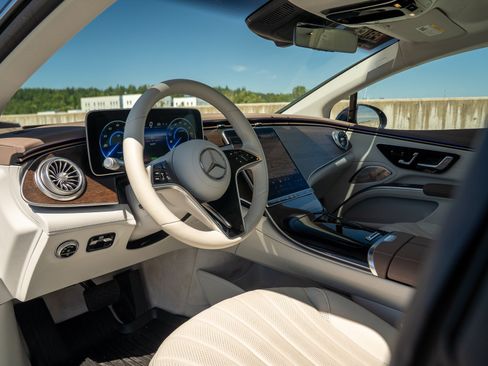 Certified 2023 Mercedes-Benz EQS 450+ 4MATIC Sedan image 23