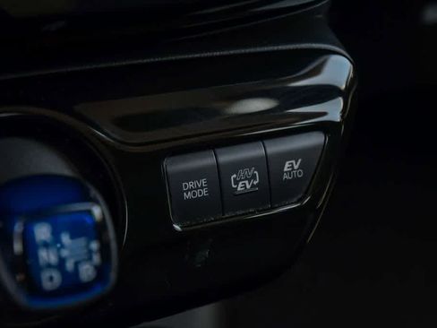 Used 2019 Toyota Prius Prime Plus w/ Carpet Mat Package image 21