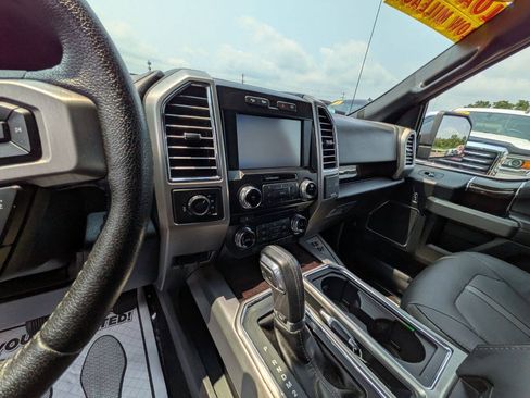 Used 2015 Ford F150 Platinum w/ Equipment Group 701A Luxury AWD/4WD image 18