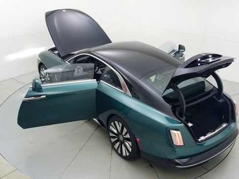 Used 2024 Rolls-Royce Spectre w/ Spectre Launch Package AWD/4WD image 32