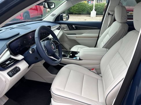 Certified 2025 Buick Enclave Avenir w/ Trailering Package, 5000 lbs. AWD/4WD image 19