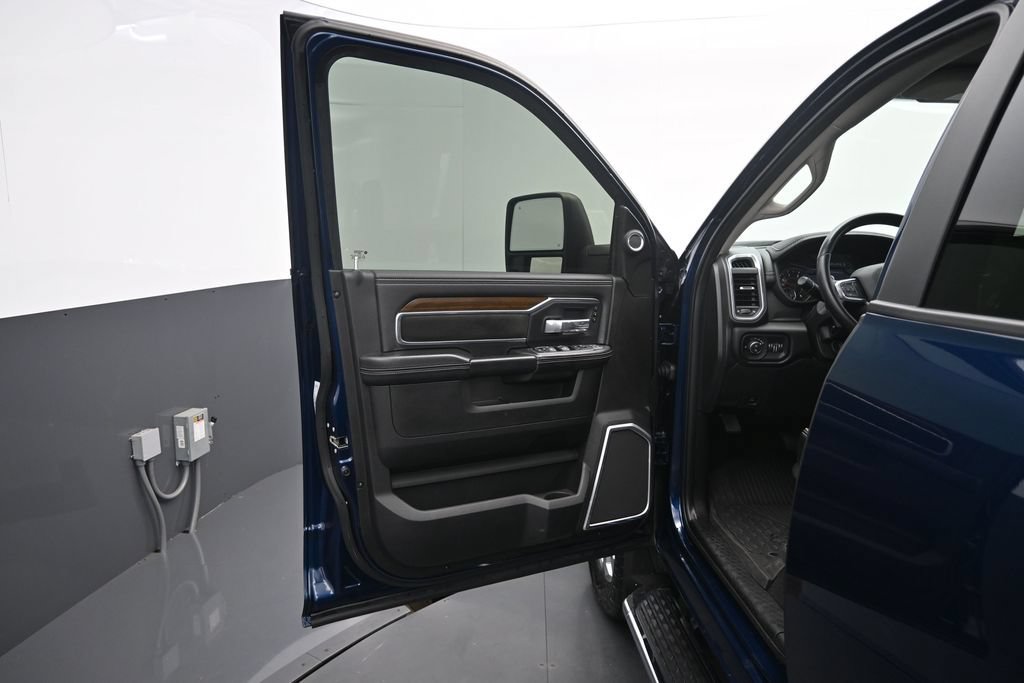 Used 2023 RAM 2500 Laramie AWD/4WD image 4