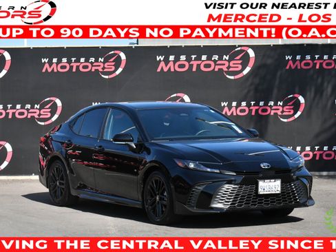 Used 2026 Toyota Camry SE FWD image 1