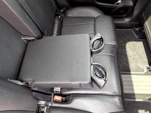 Used 2021 Mercedes-Benz GLB 250 4MATIC w/ Premium Package image 41