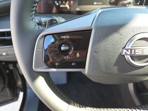 Certified 2025 Nissan Murano SV image 14